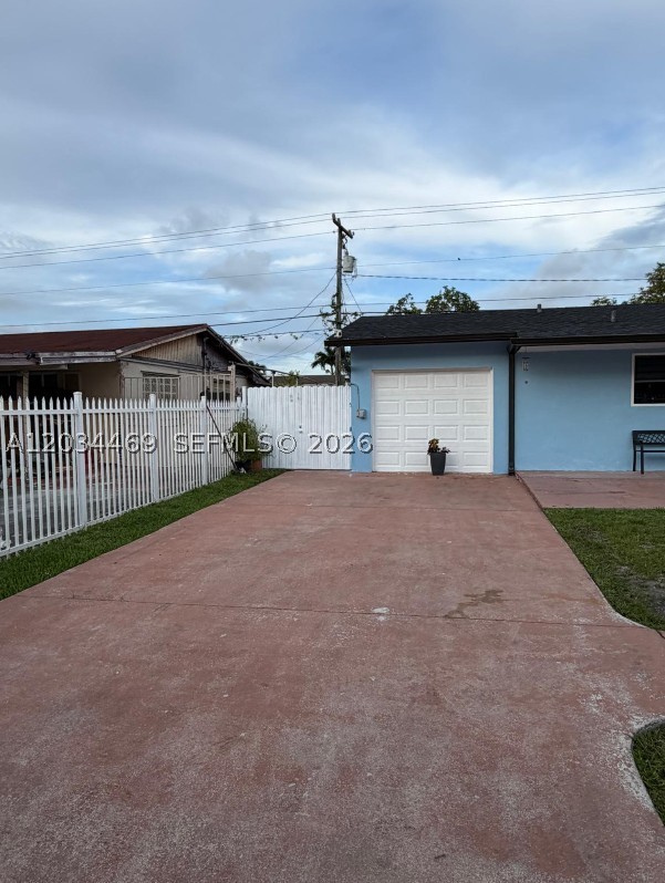 SO MIAMI HEIGHTS ADDN J - Residential Lease