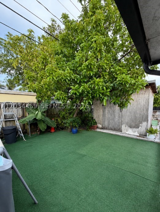 SO MIAMI HEIGHTS ADDN J - Residential Lease