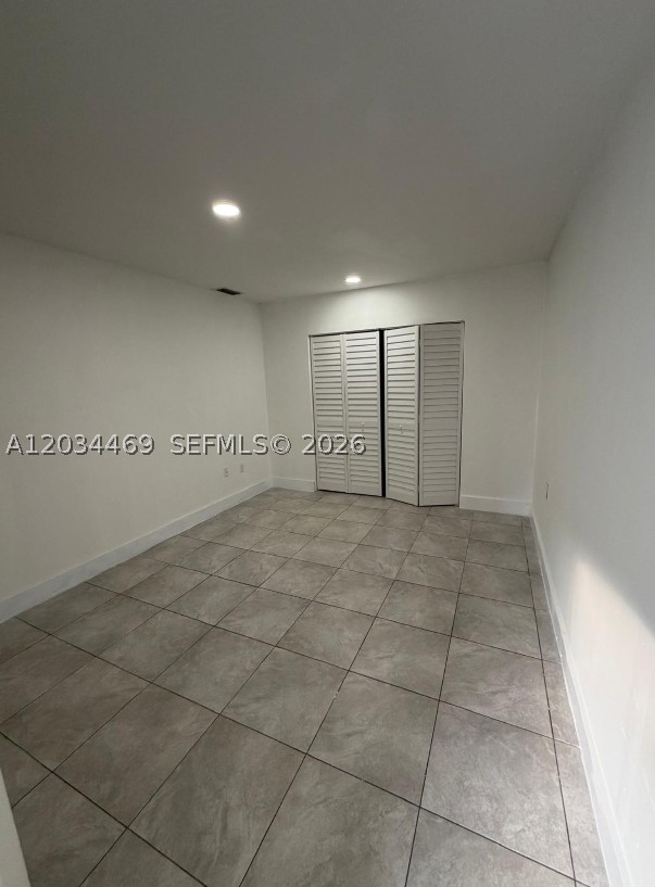 SO MIAMI HEIGHTS ADDN J - Residential Lease