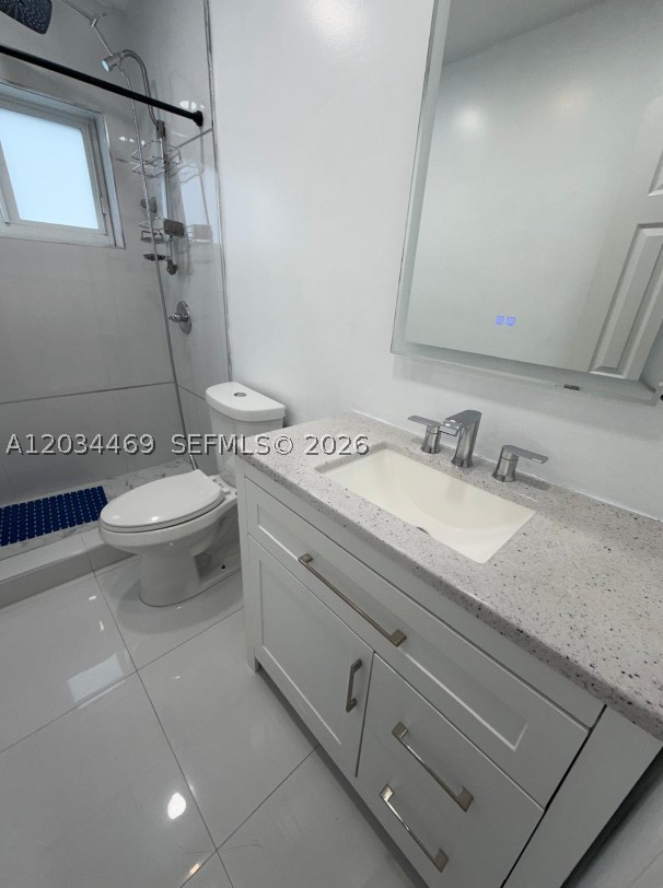 SO MIAMI HEIGHTS ADDN J - Residential Lease