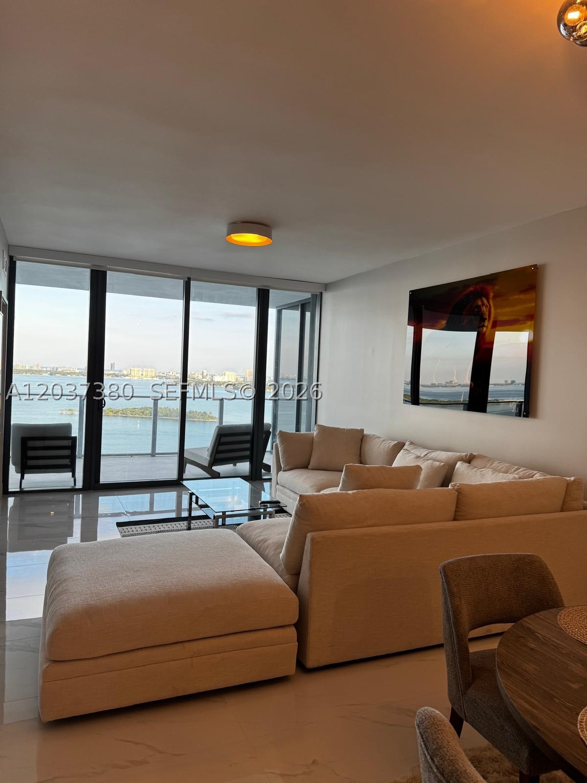 ARIA RESERVE - Residential