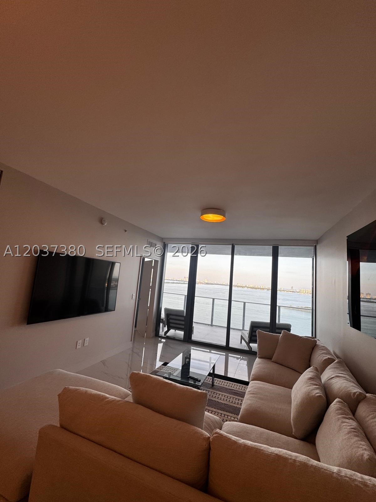 ARIA RESERVE - Residential