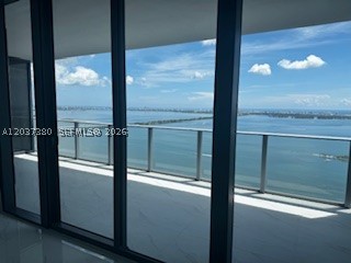 ARIA RESERVE - Residential