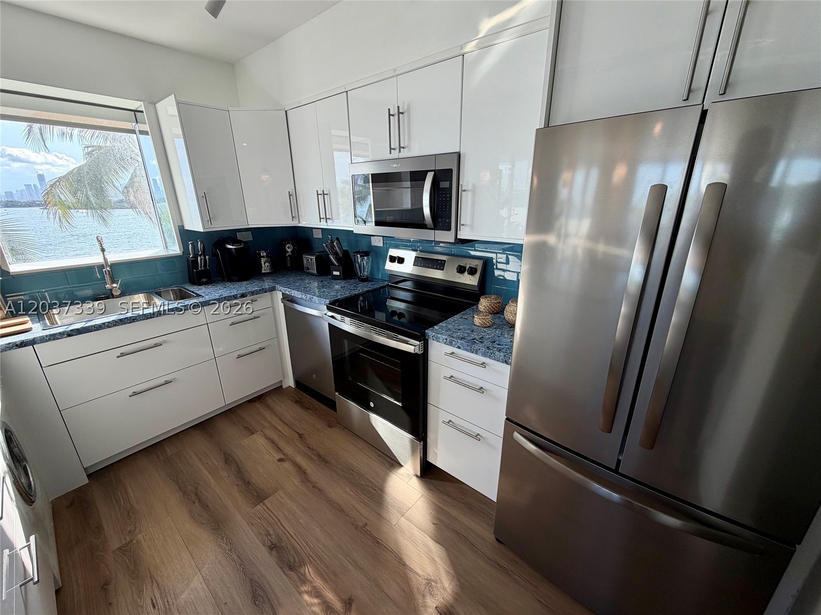 FLAMINGO SOUTH BEACH I CO - Residential Lease