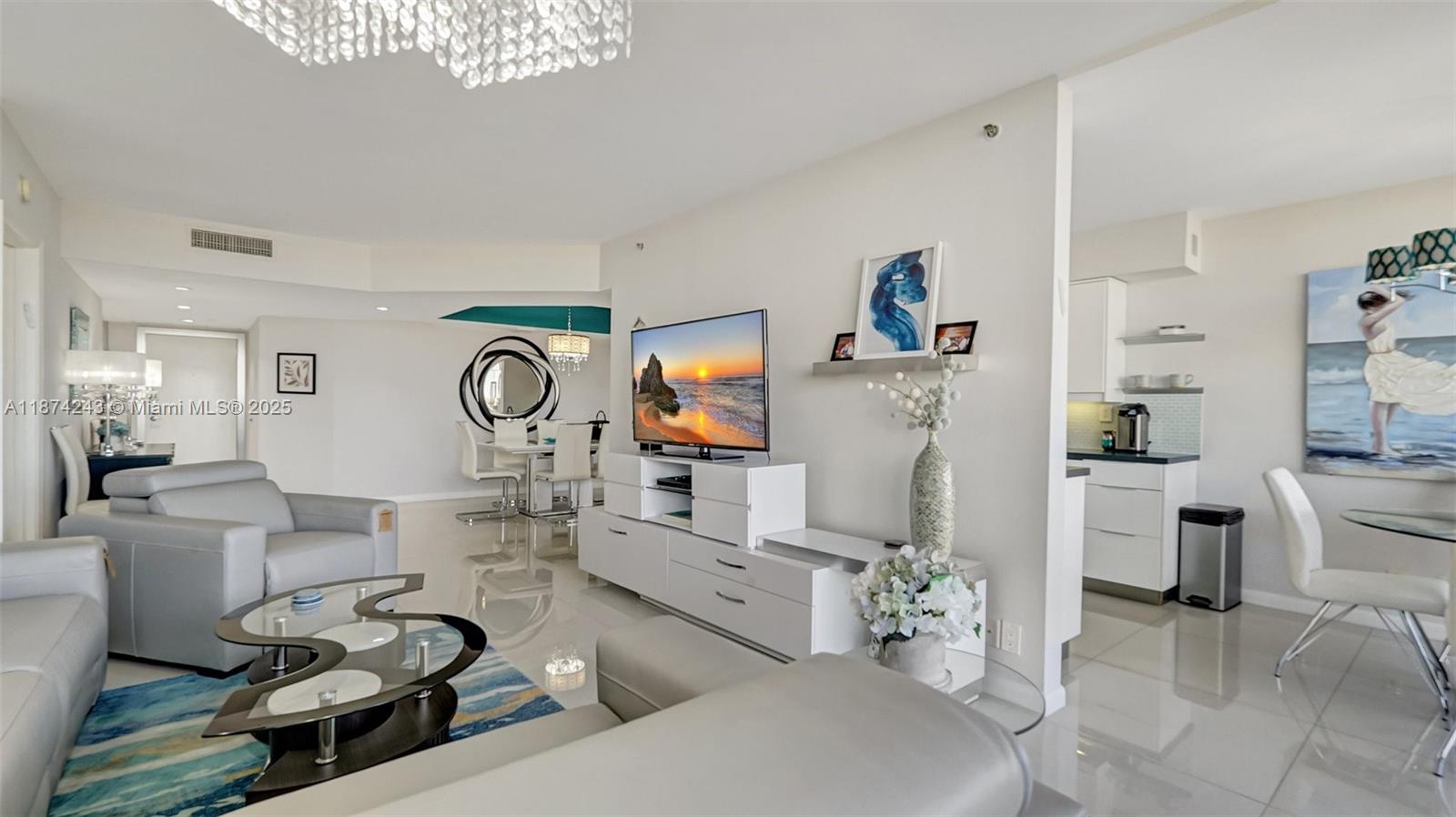 HARBOR TWS AT THE WATERWA - Residential