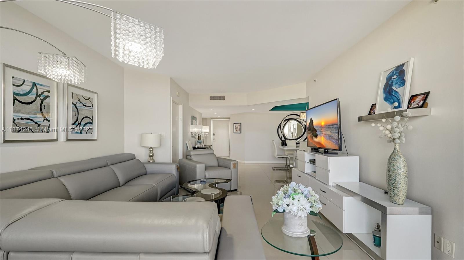 HARBOR TWS AT THE WATERWA - Residential
