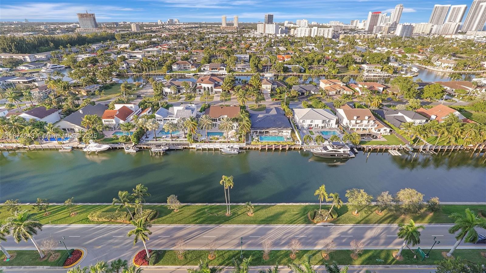 HARBOR TWS AT THE WATERWA - Residential