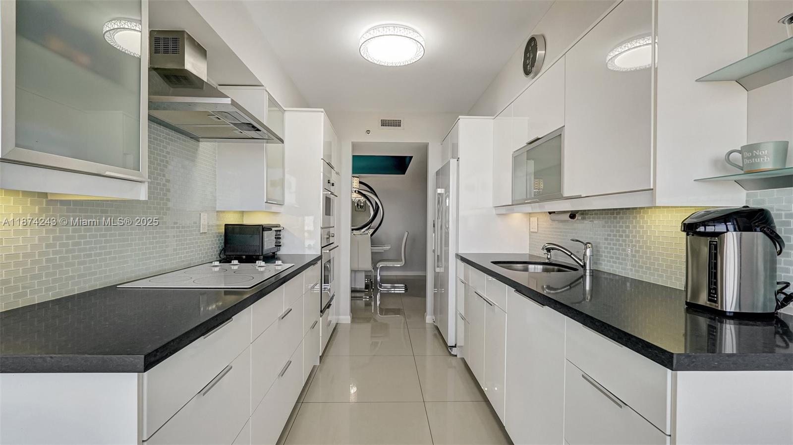 HARBOR TWS AT THE WATERWA - Residential
