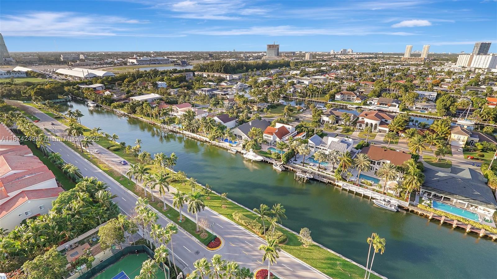 HARBOR TWS AT THE WATERWA - Residential