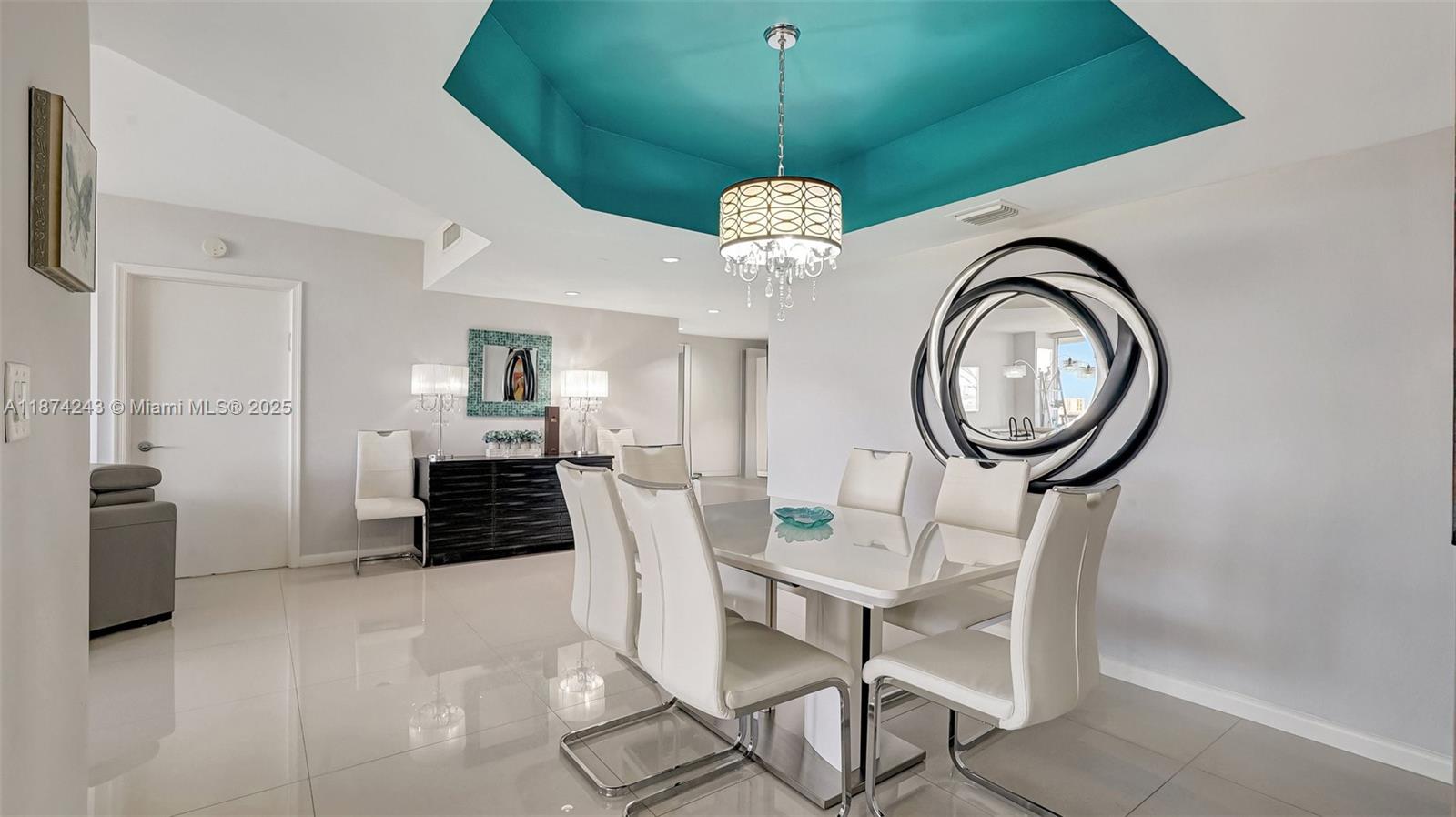 HARBOR TWS AT THE WATERWA - Residential