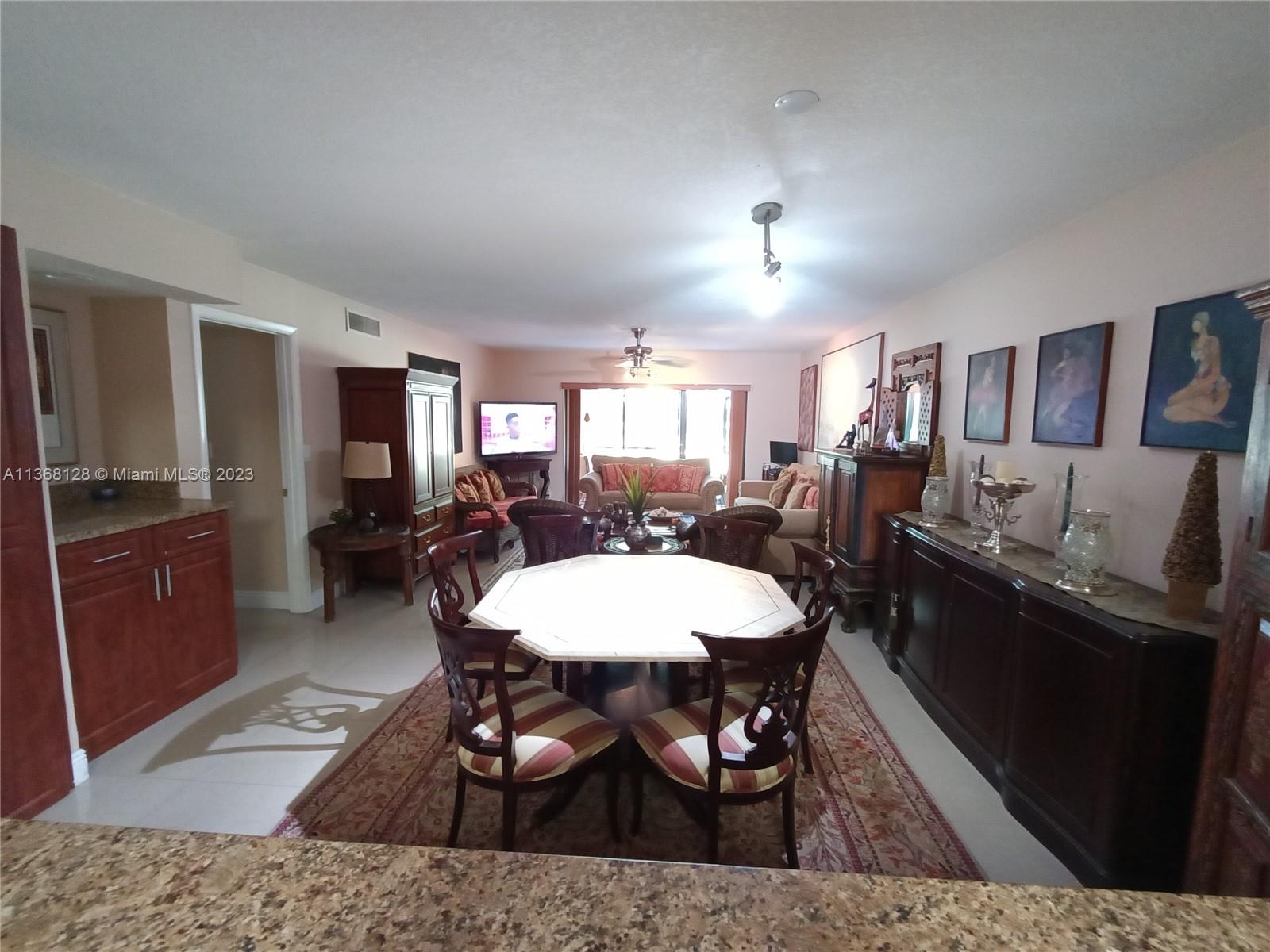 RACQUET CLUB APTS AT BONA - Residential
