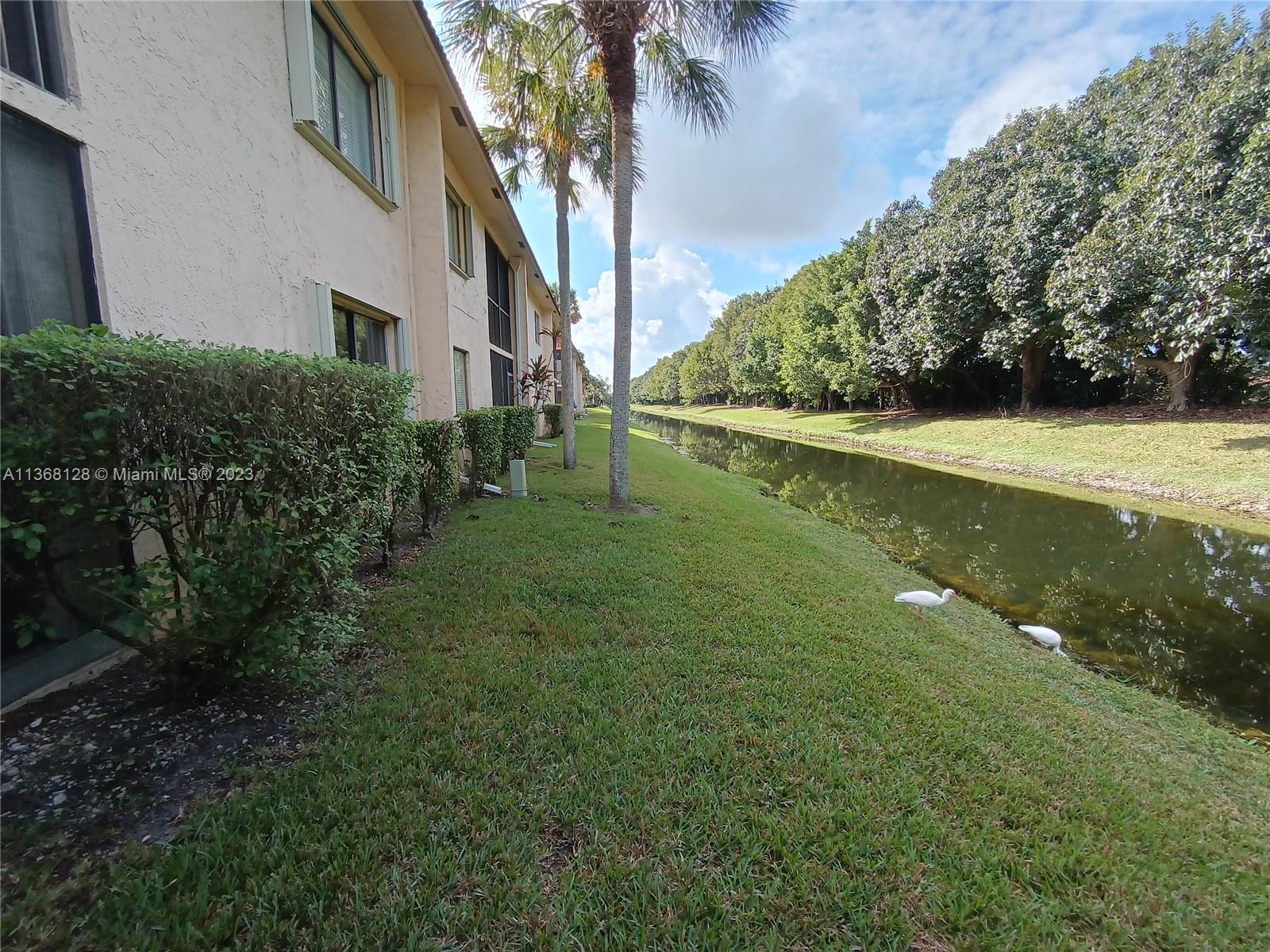 RACQUET CLUB APTS AT BONA - Residential
