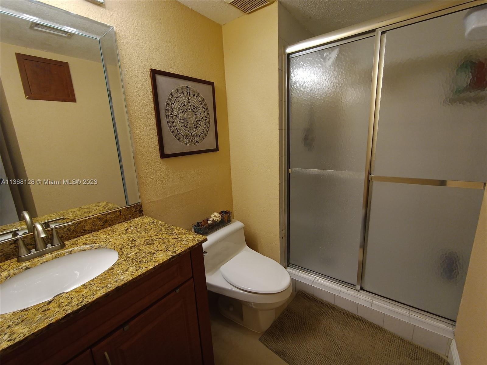 RACQUET CLUB APTS AT BONA - Residential