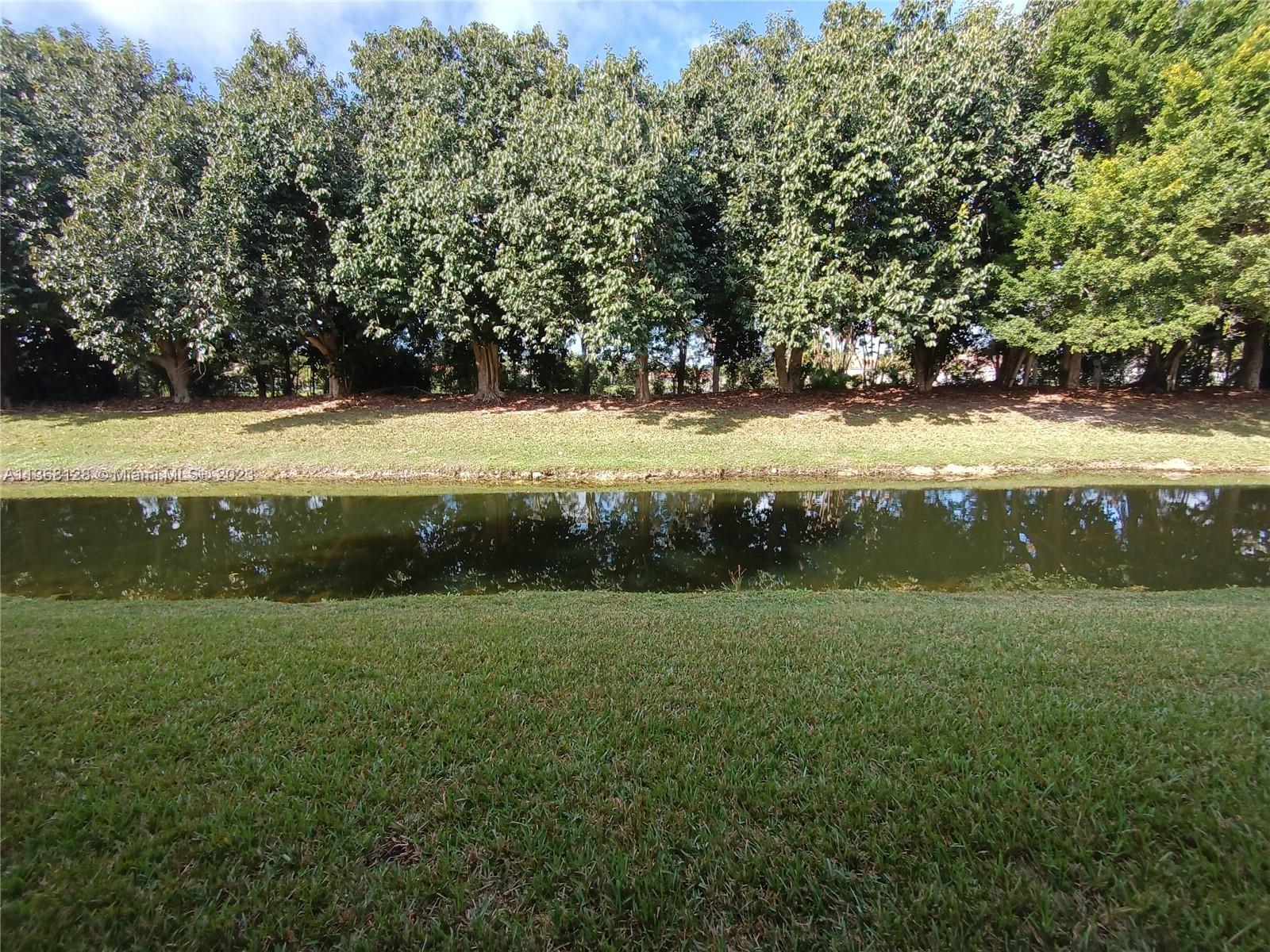 RACQUET CLUB APTS AT BONA - Residential