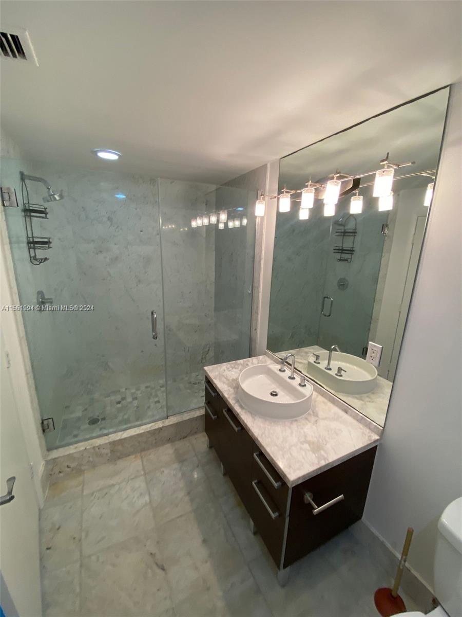 VIZCAYNE SOUTH CONDO - Residential Lease
