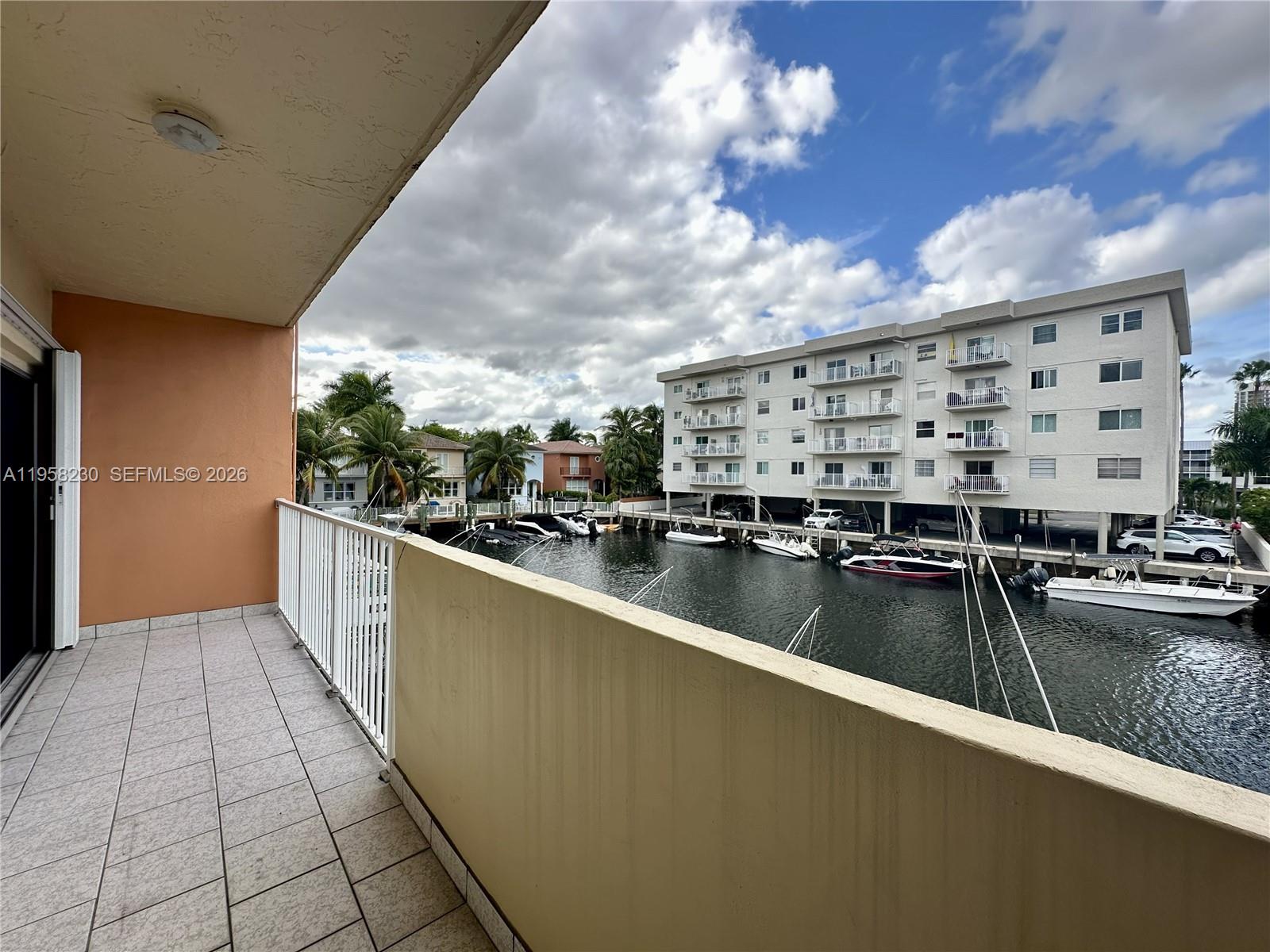 LA CANADIENNE CONDO - Residential