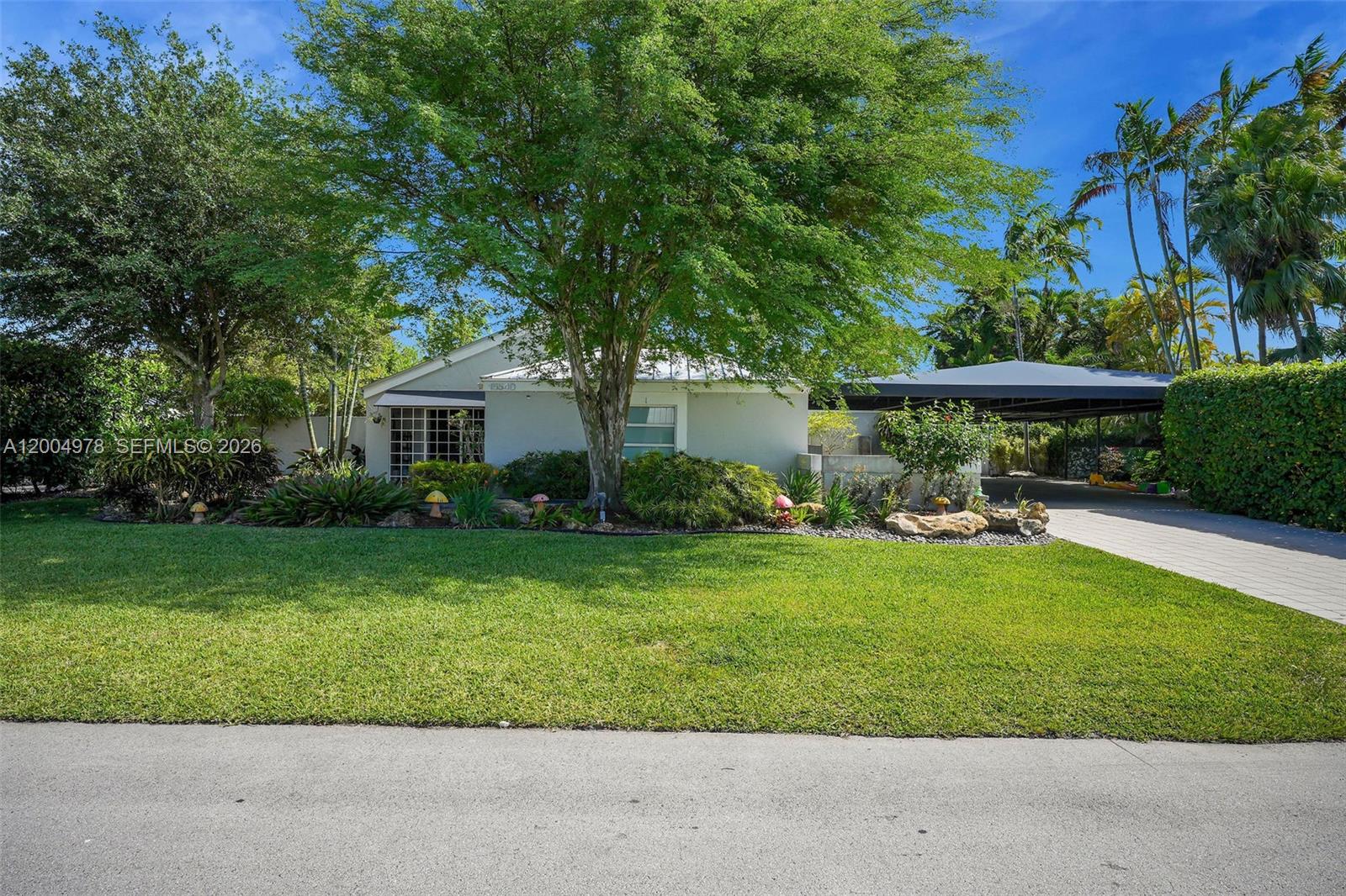 WEITZER SHAUNA MEADOWS SE - Residential