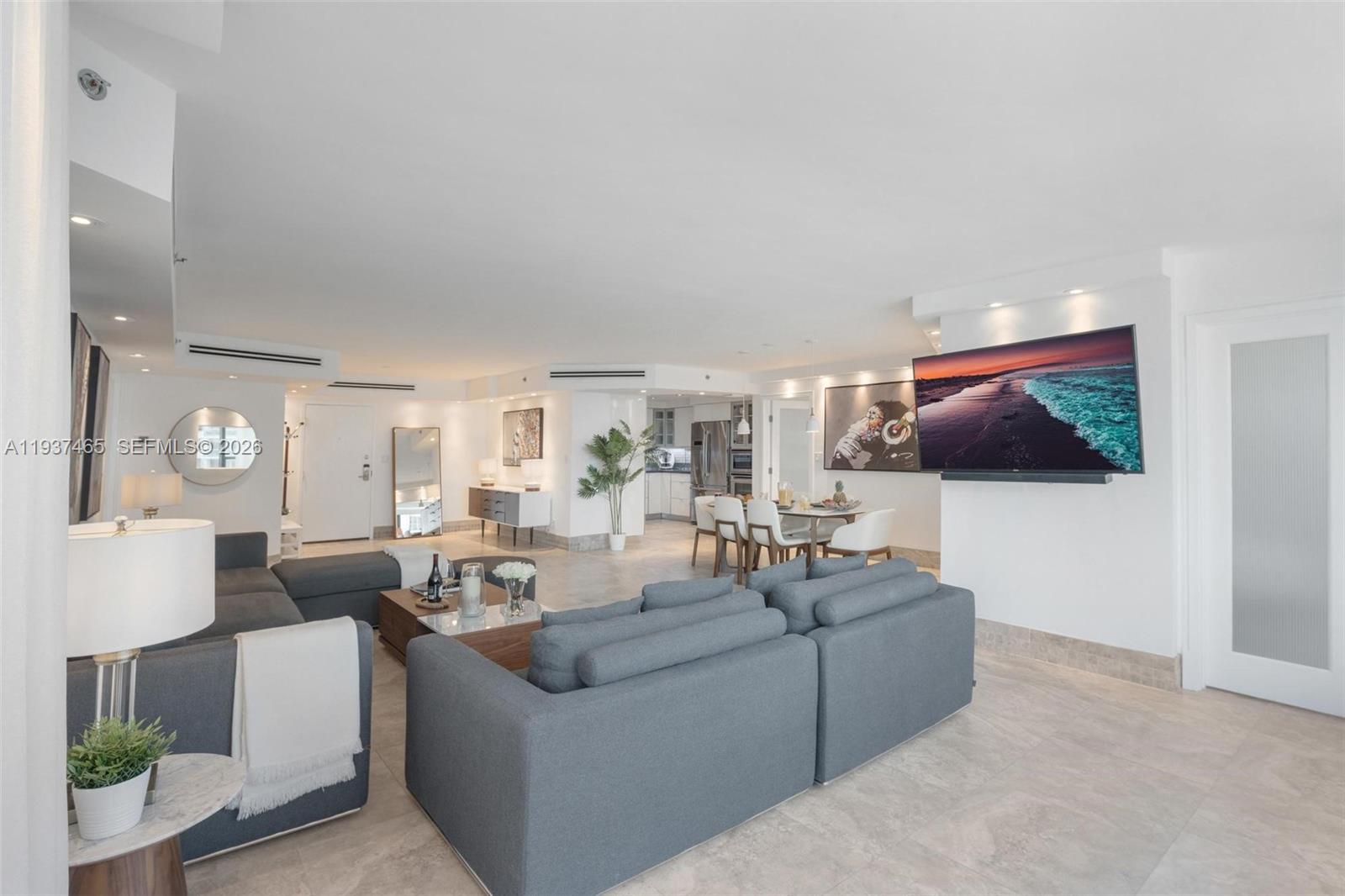 THE ALEXANDER CONDO - Residential