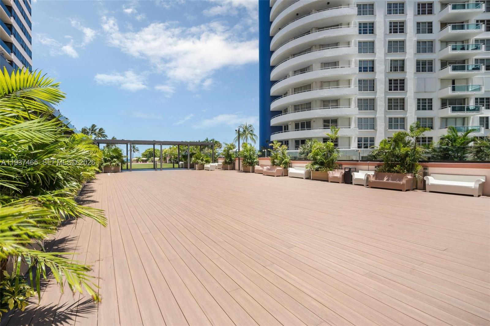 THE ALEXANDER CONDO - Residential