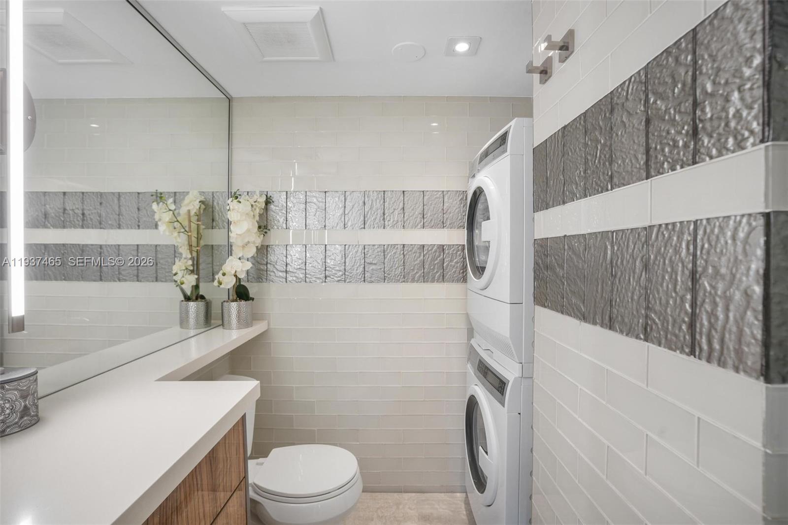 THE ALEXANDER CONDO - Residential