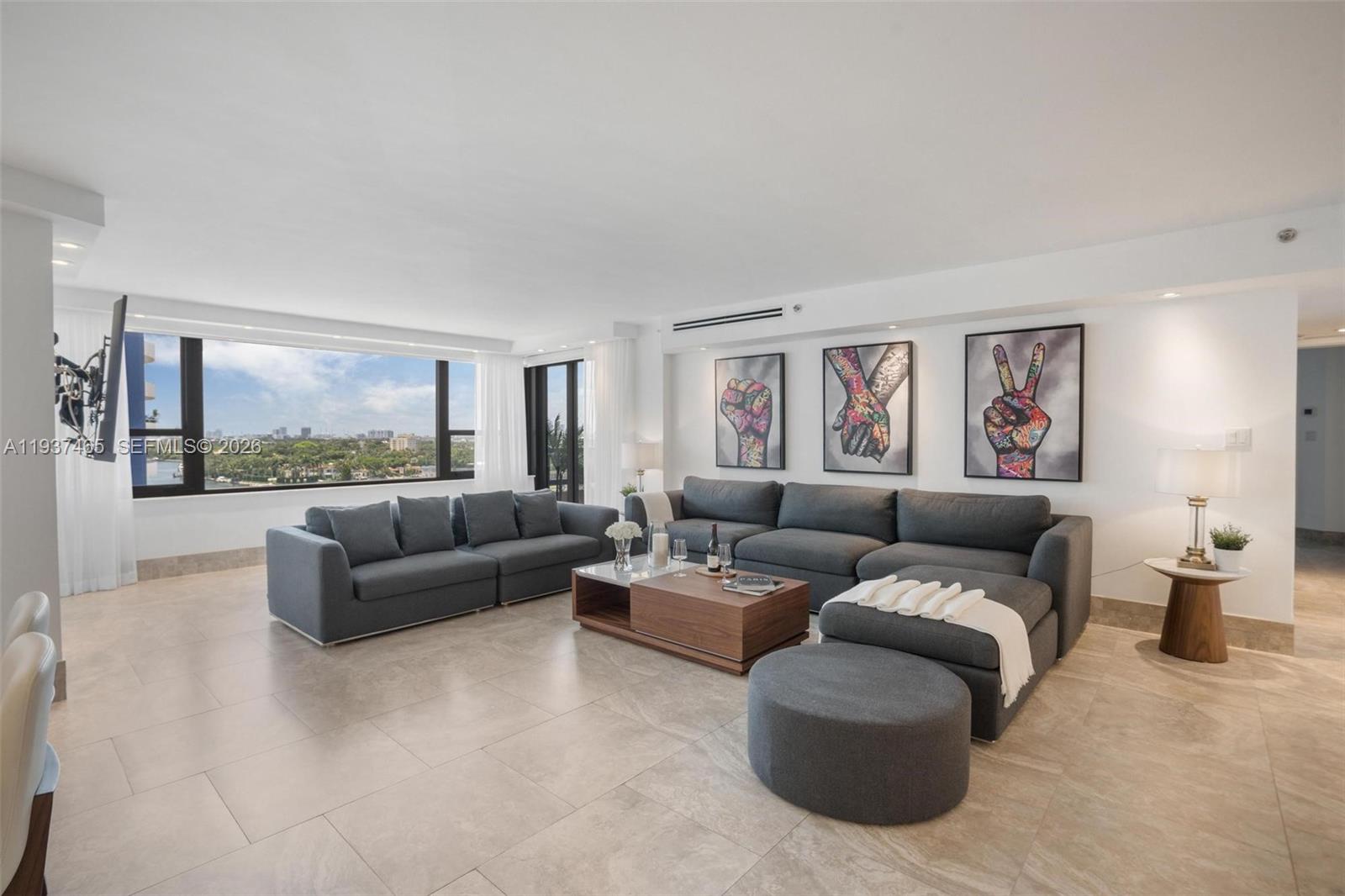 THE ALEXANDER CONDO - Residential