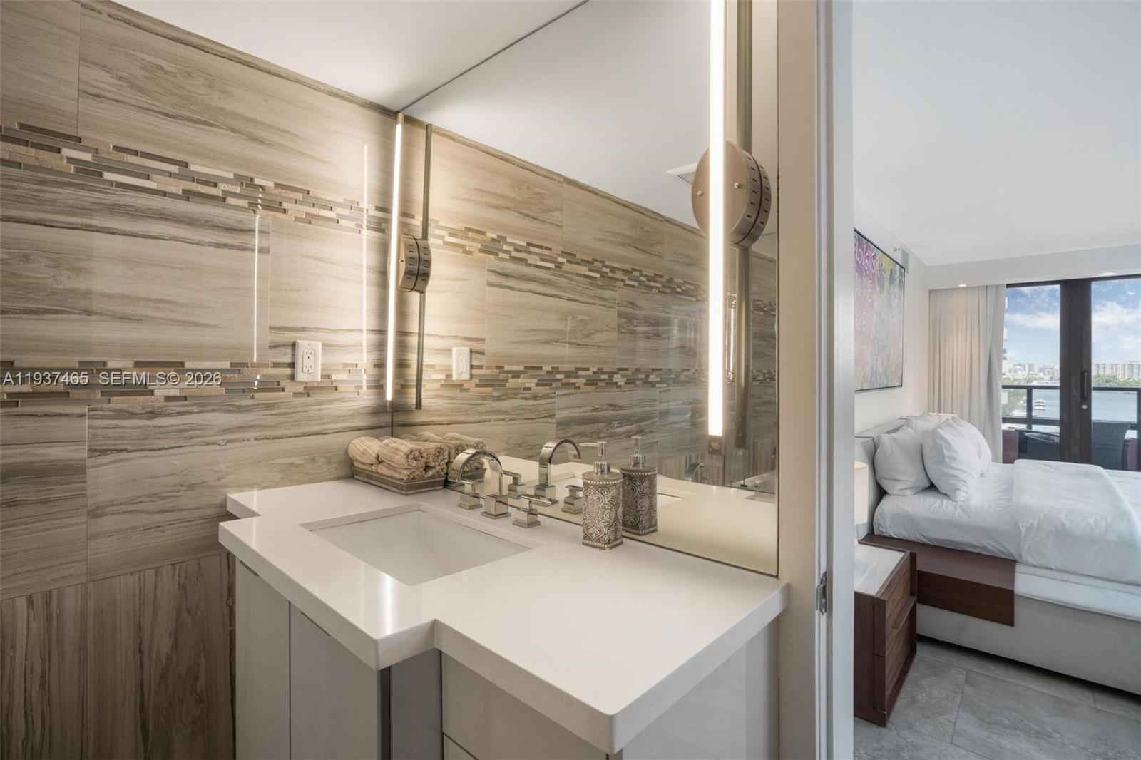 THE ALEXANDER CONDO - Residential
