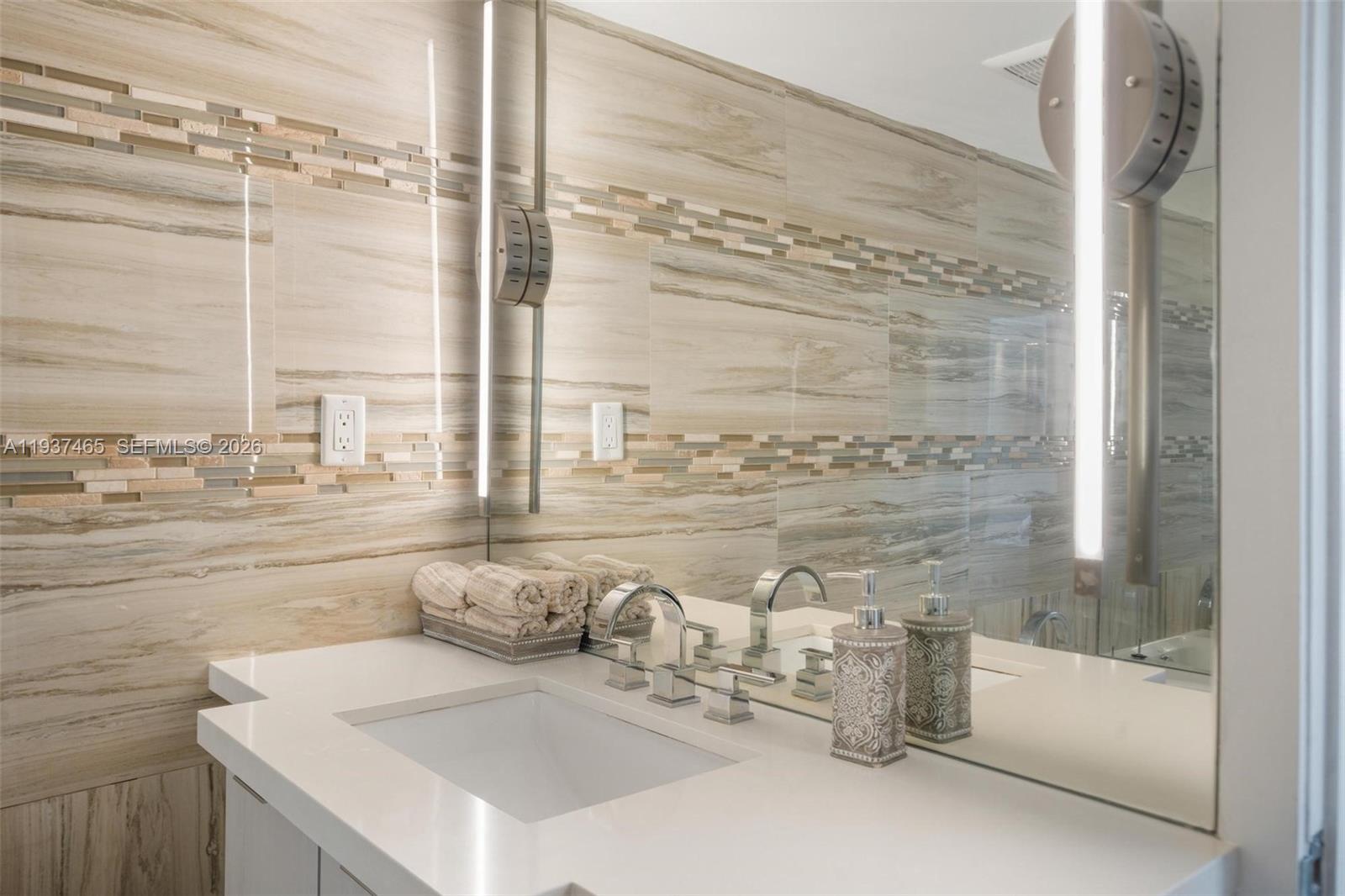 THE ALEXANDER CONDO - Residential