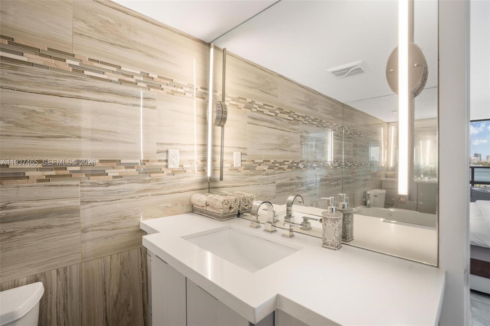 THE ALEXANDER CONDO - Residential
