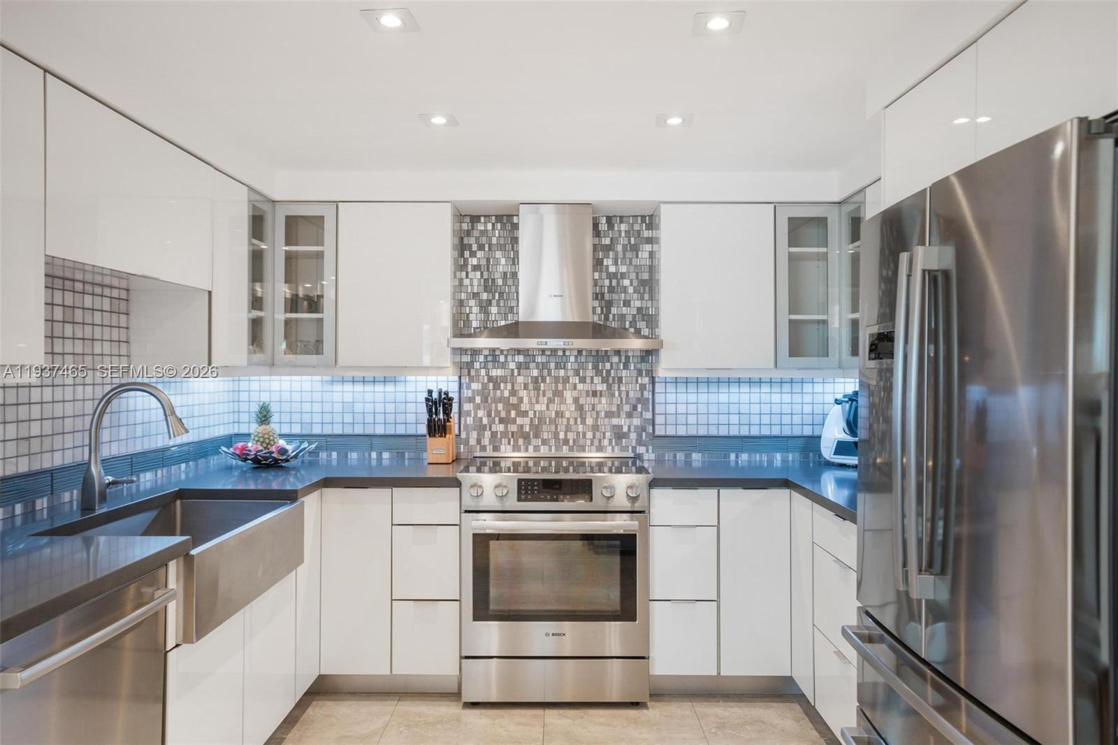 THE ALEXANDER CONDO - Residential