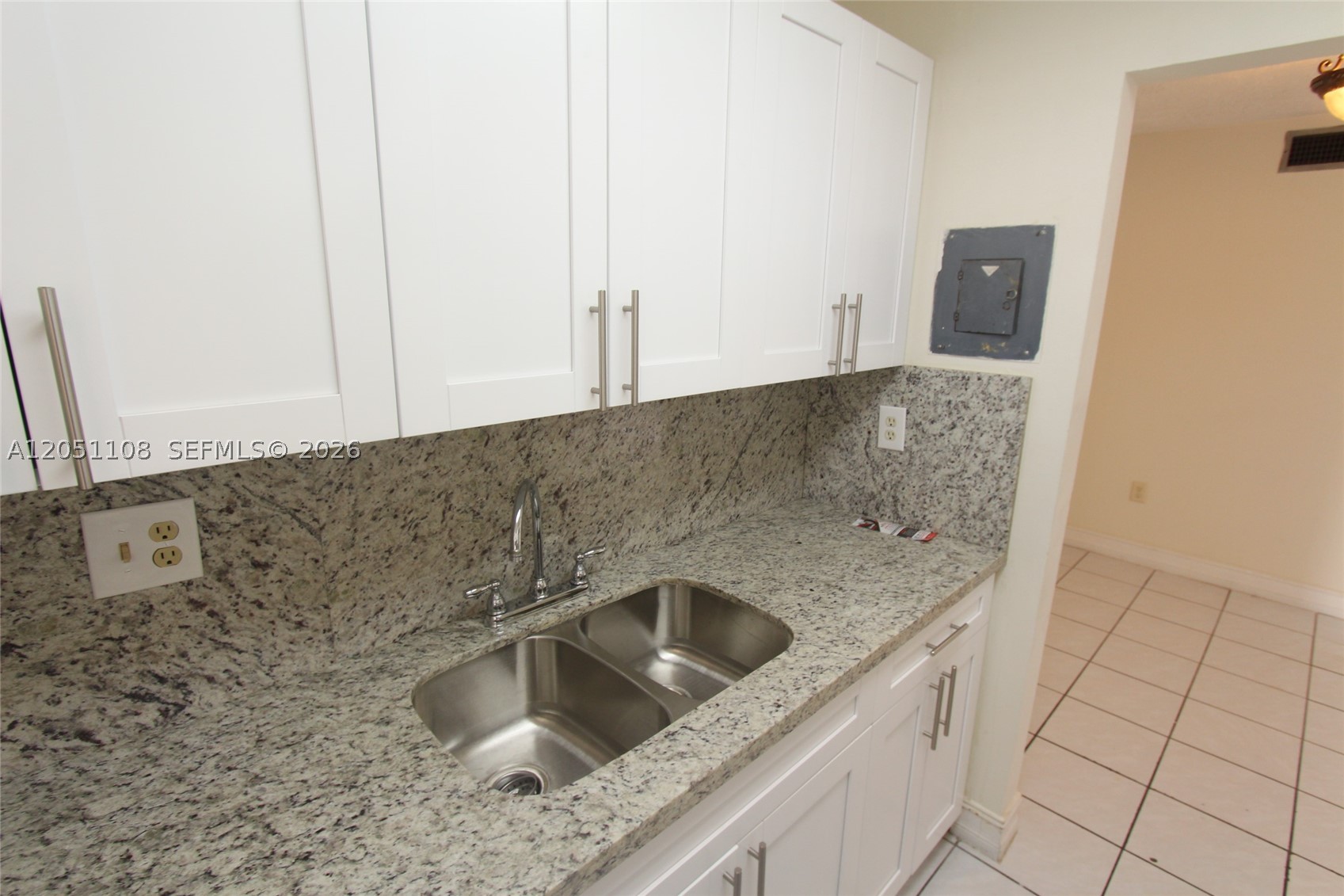 EL SOL CONDO - Residential Lease