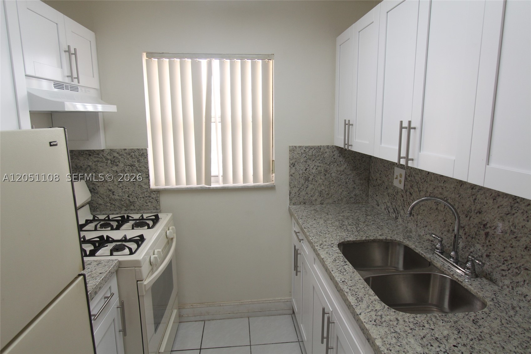 EL SOL CONDO - Residential Lease