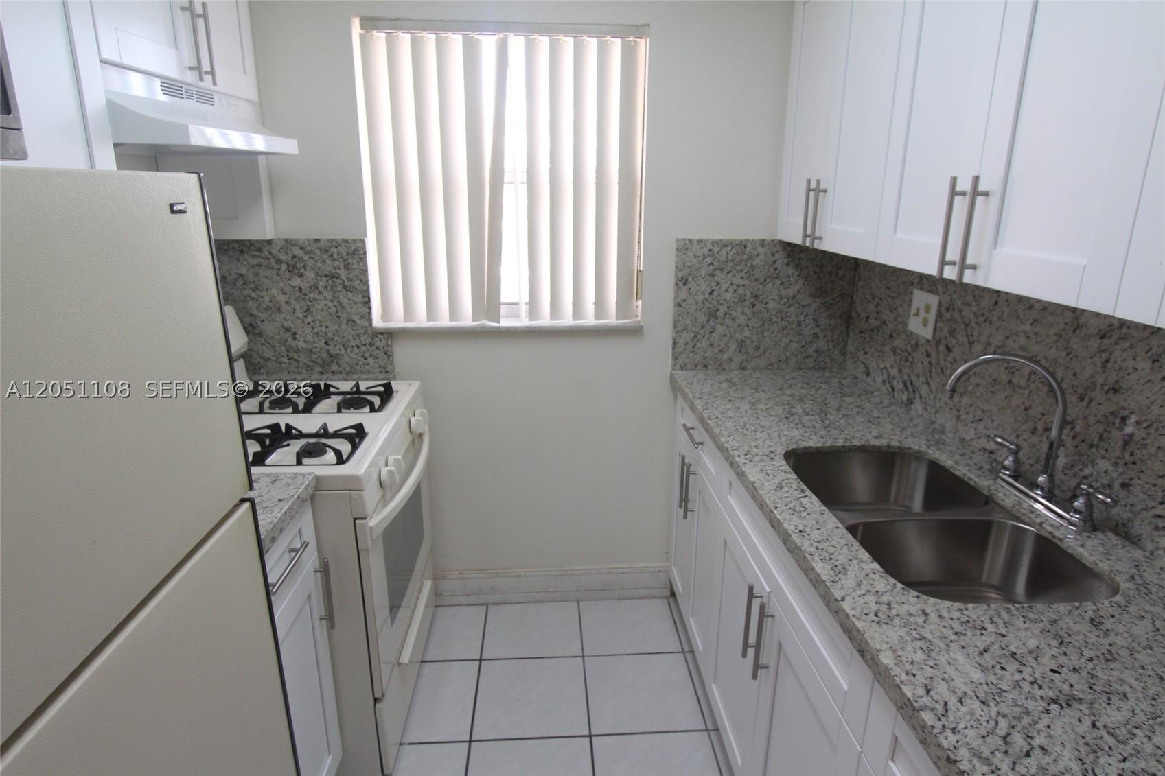 EL SOL CONDO - Residential Lease