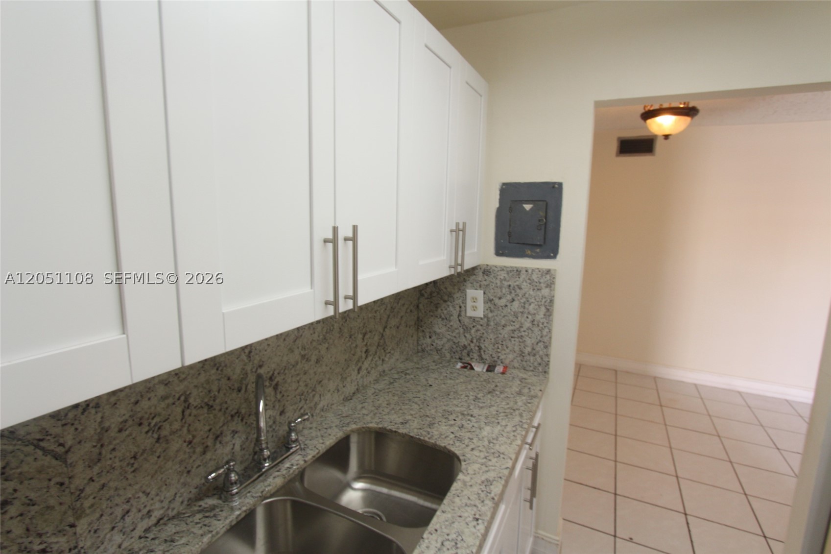 EL SOL CONDO - Residential Lease