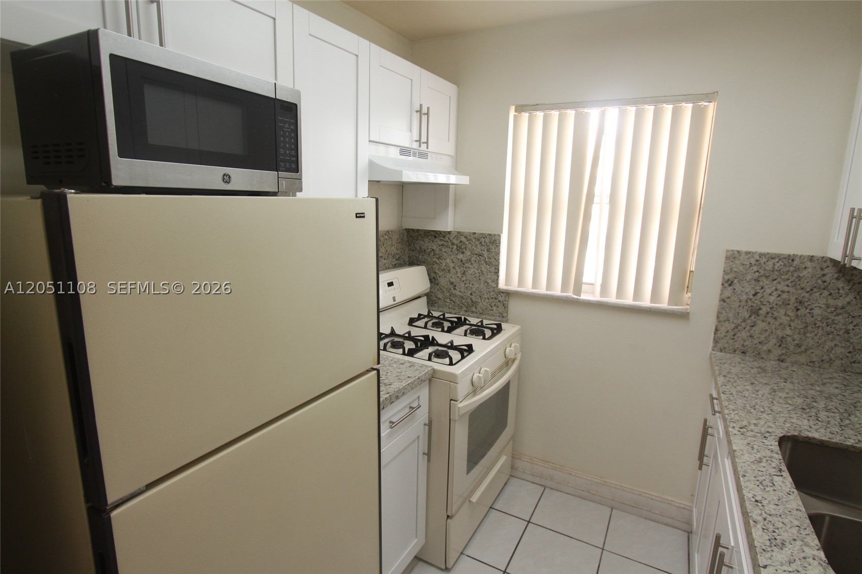 EL SOL CONDO - Residential Lease