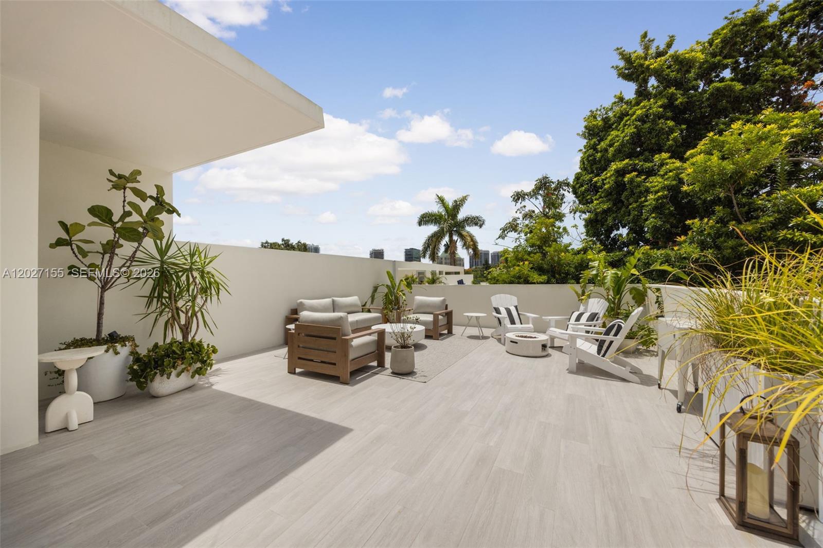 PALM TERRACE - Residential