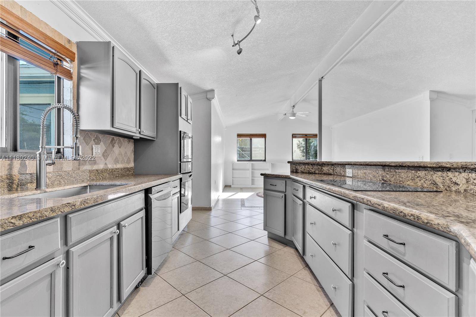 RIVERLAND VILLAGE SEC ONE - Residential Lease
