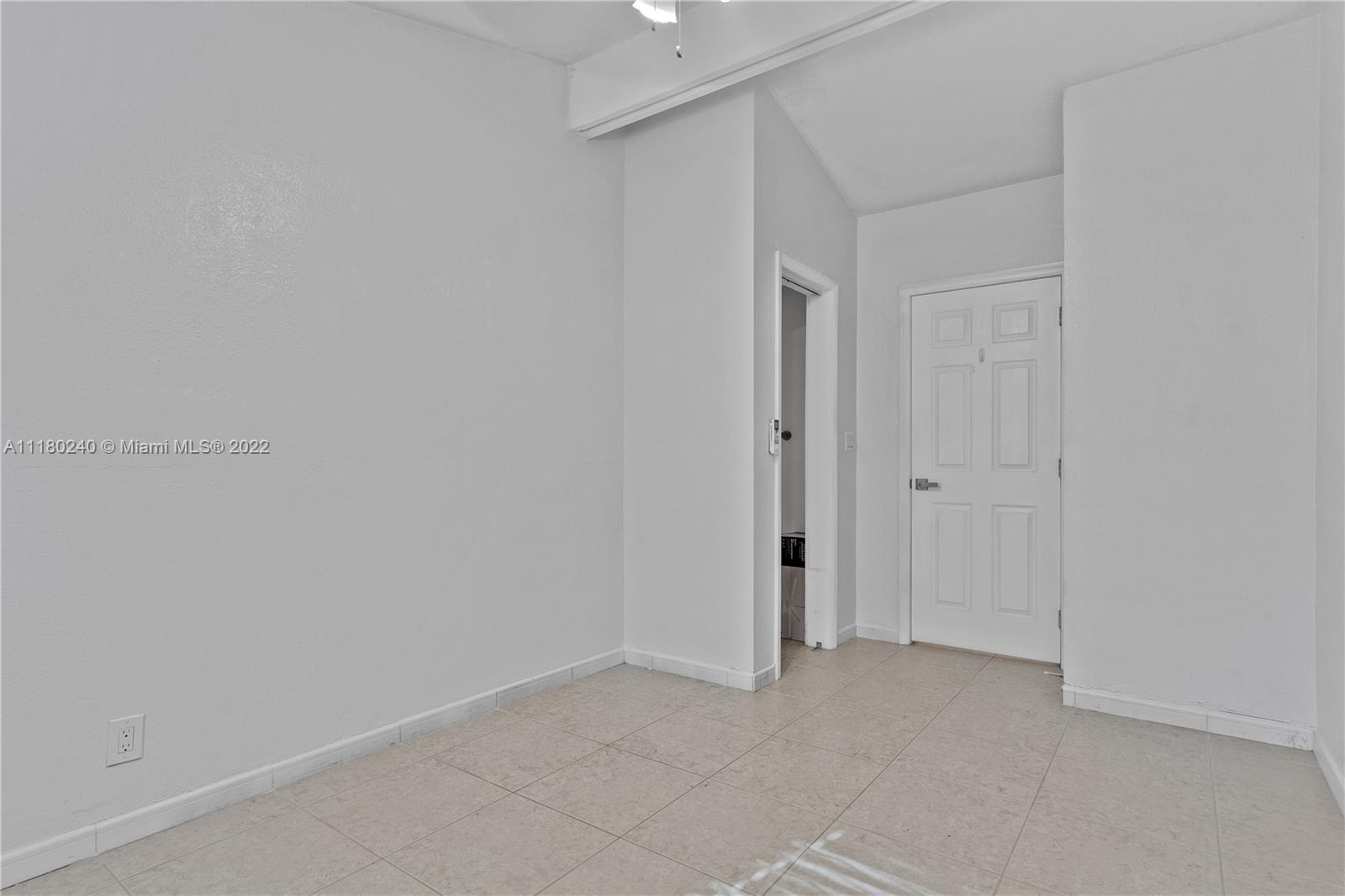 RIVERLAND VILLAGE SEC ONE - Residential Lease