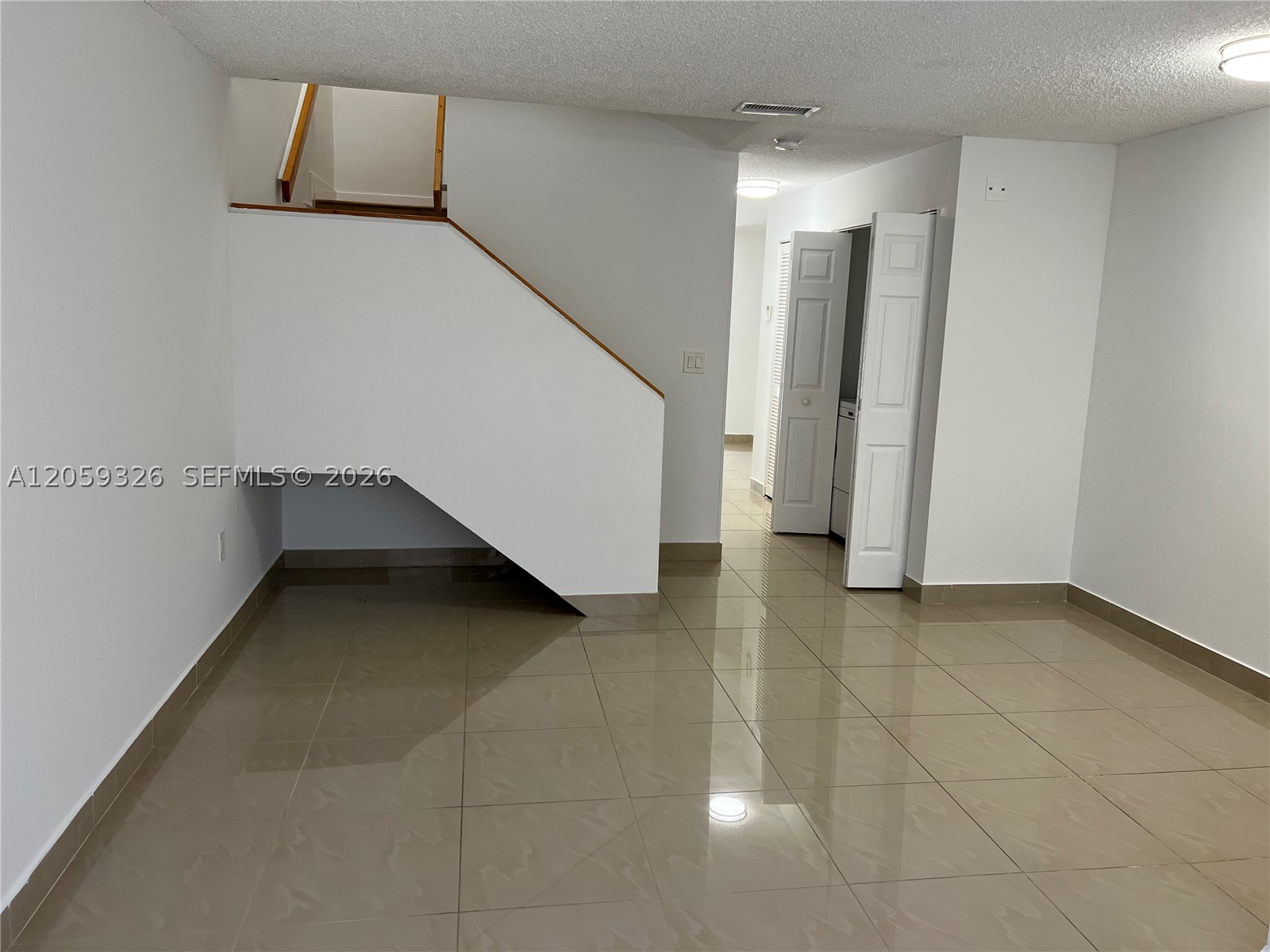 SOUTH LAKES VILLAGE II CO - Residential