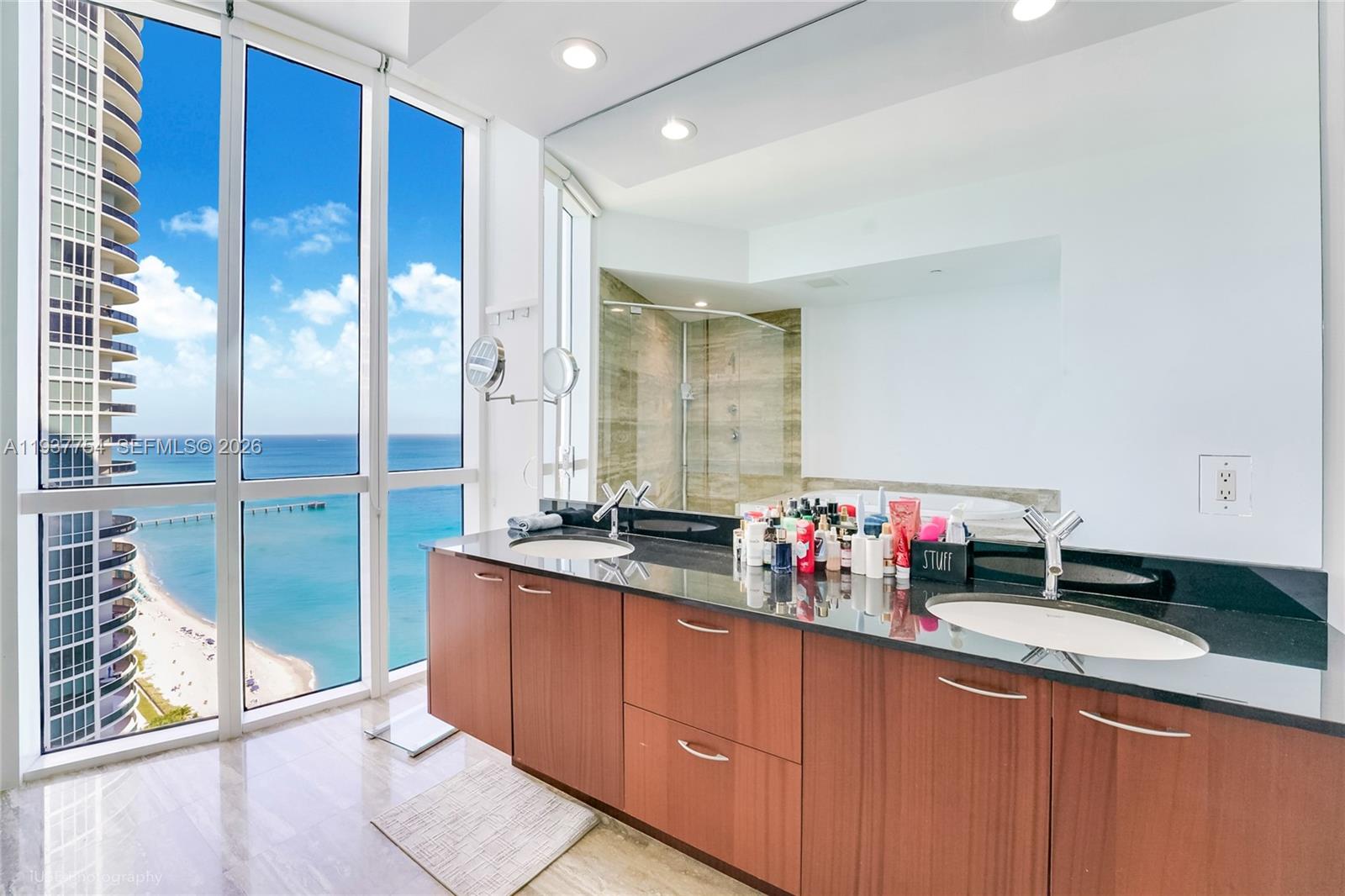 TDR TOWER II CONDO - Residential