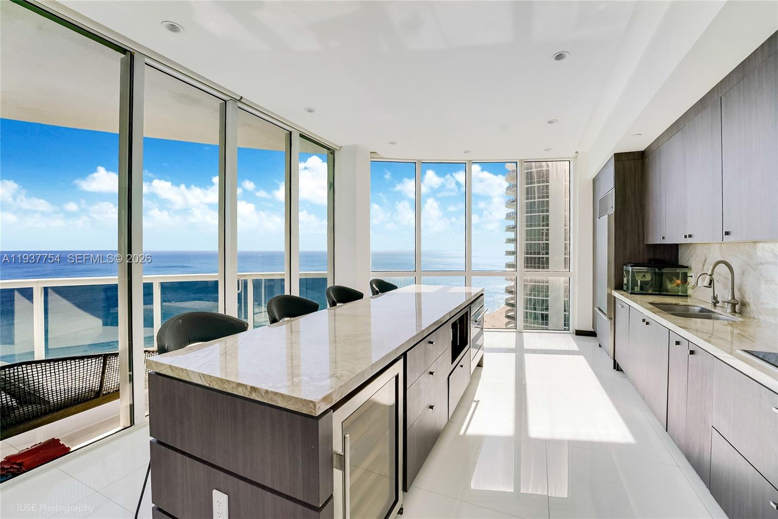 TDR TOWER II CONDO - Residential