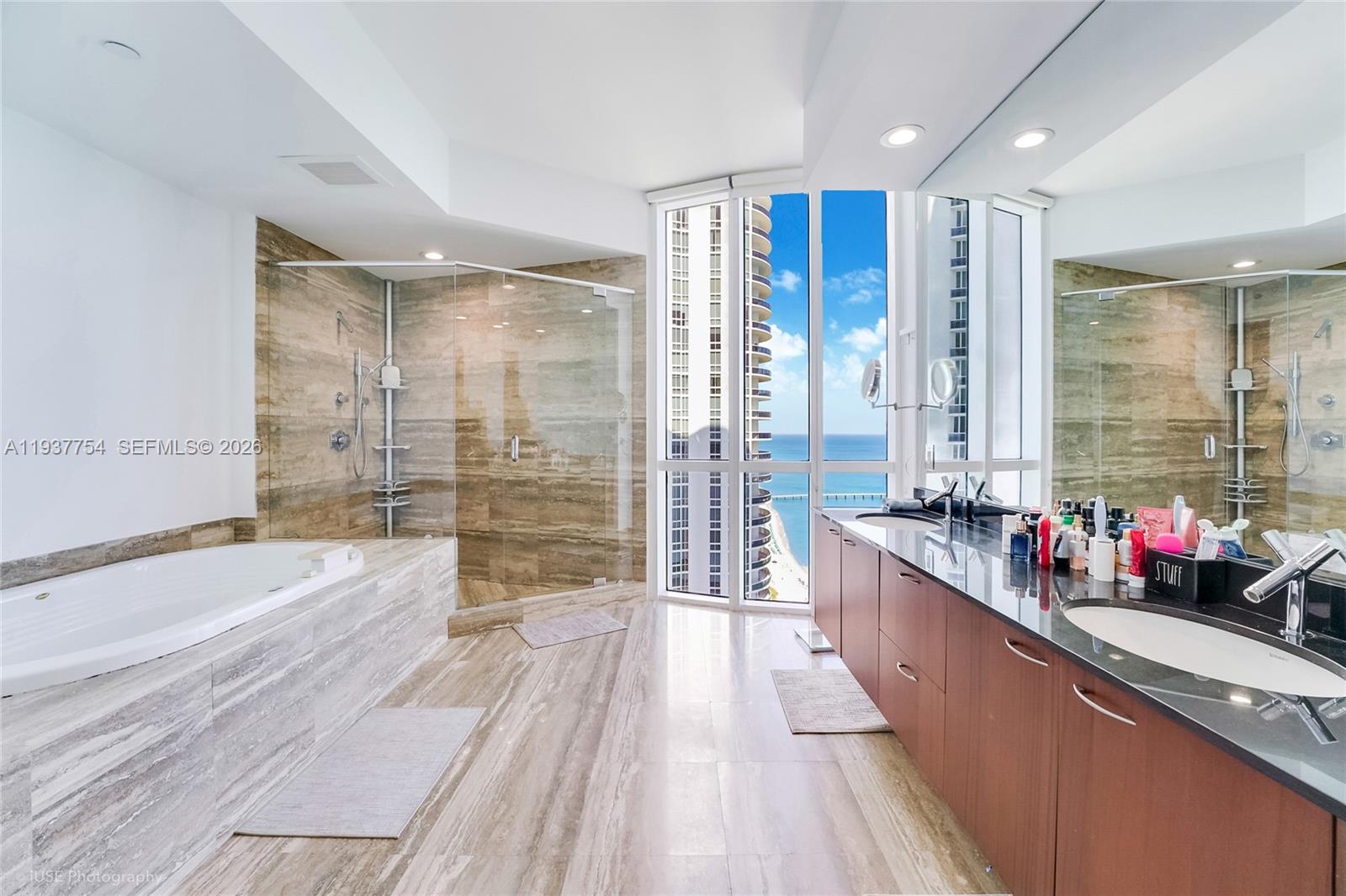 TDR TOWER II CONDO - Residential