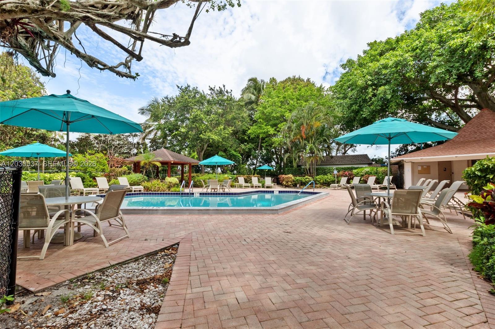 NO 1 PALM-AIRE COUNTRY CL - Residential