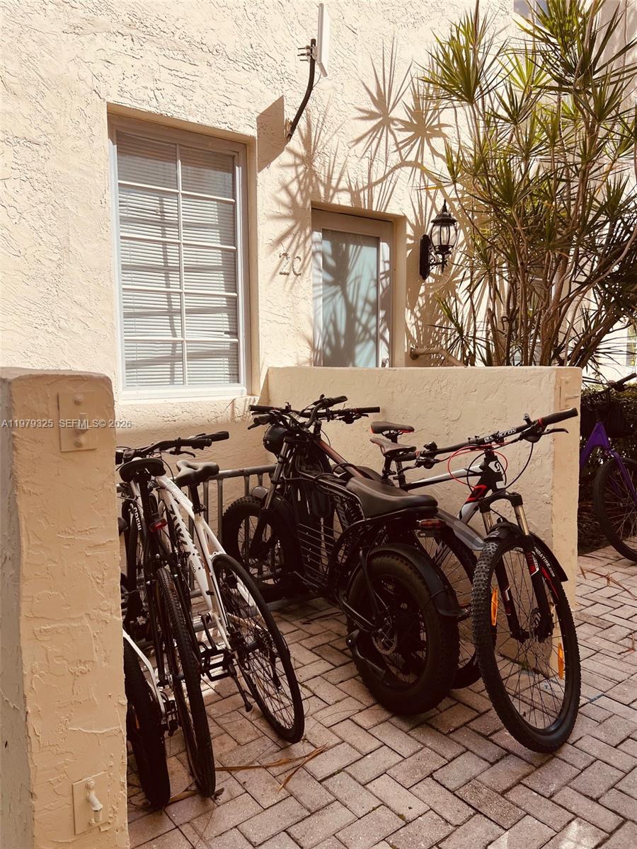 HARRIET COURT CONDO - Residential
