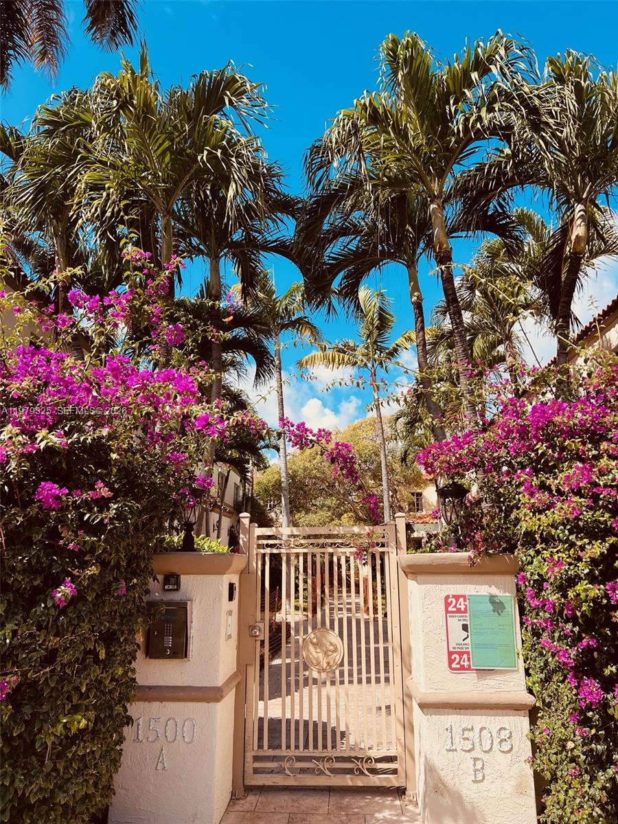HARRIET COURT CONDO - Residential