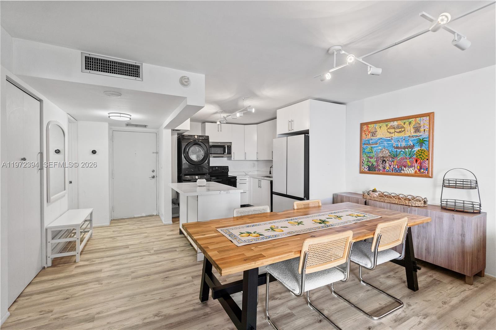 BRICKELL PLACE CONDO - Residential Lease