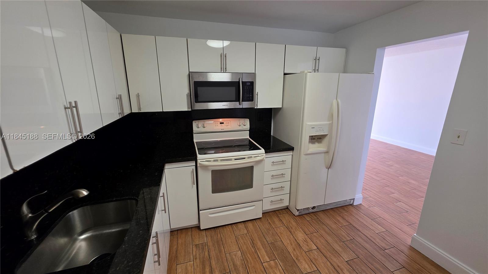 THE CLIPPER AT BISC COVE - Residential Lease