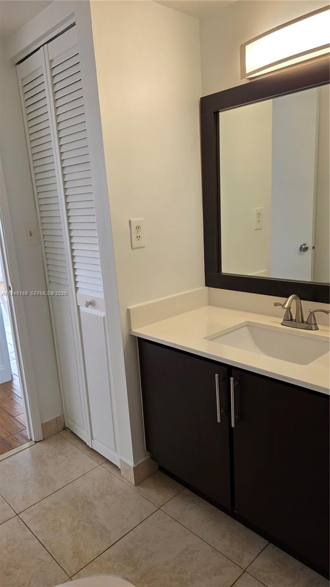 THE CLIPPER AT BISC COVE - Residential Lease