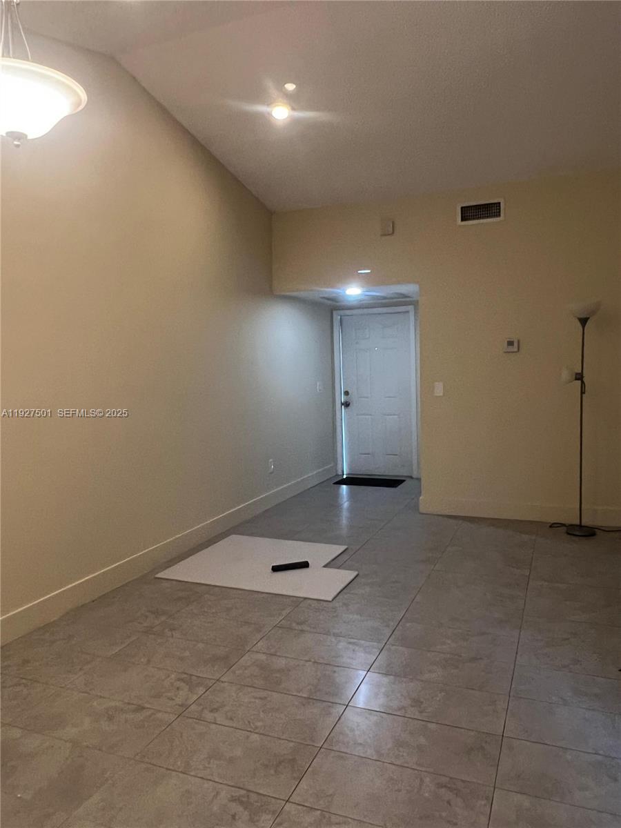 LAKESHORE CONDO I - Residential