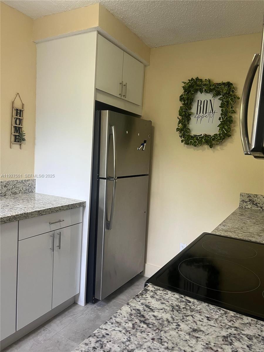 LAKESHORE CONDO I - Residential