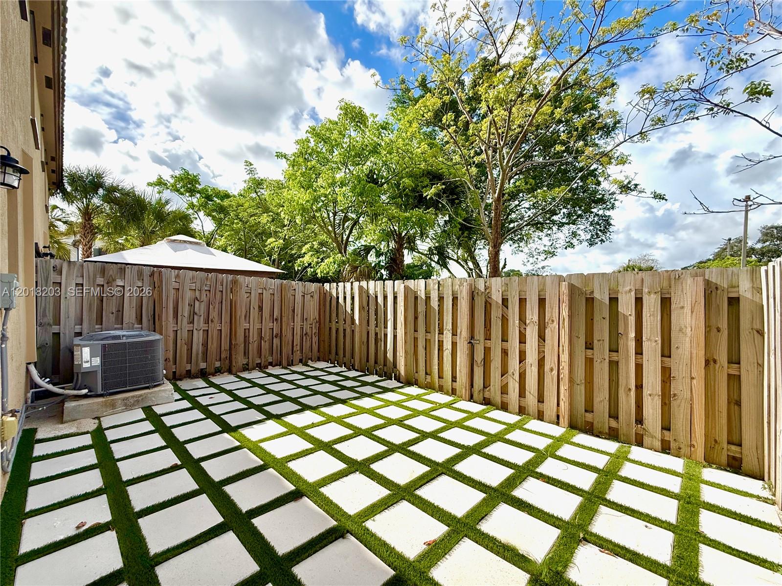 SAVANNAH LANDINGS - Residential
